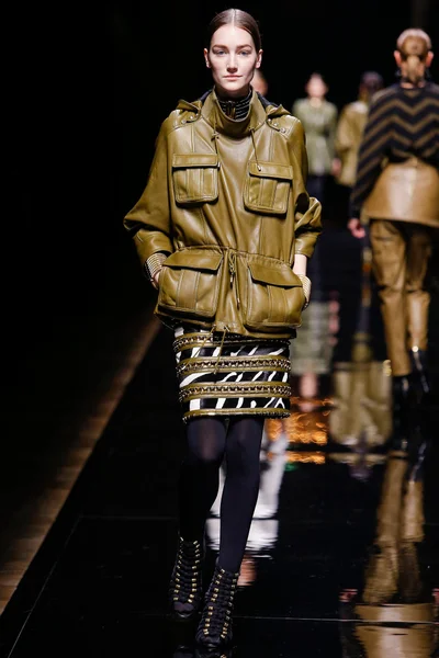 Look 24